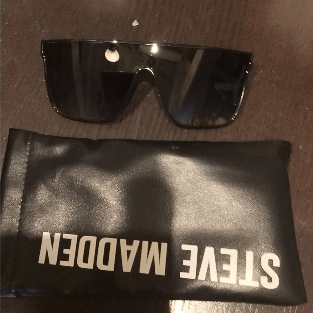 NEW! Quay Nightfall Medium Black Shield Sunglasses